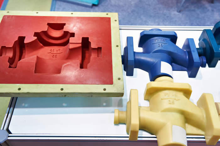 Molds and plastic parts